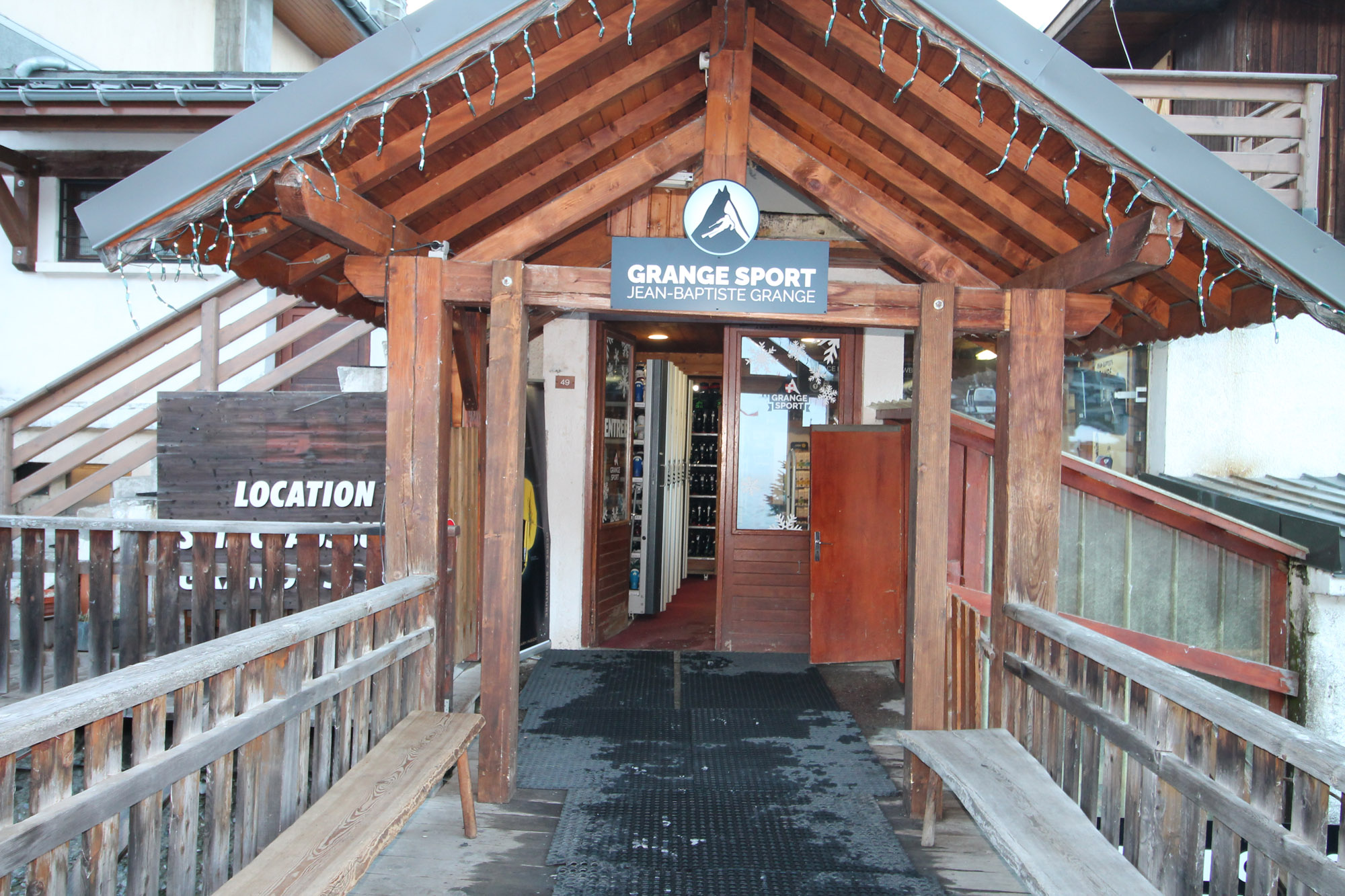 Ski rental store in Valloire