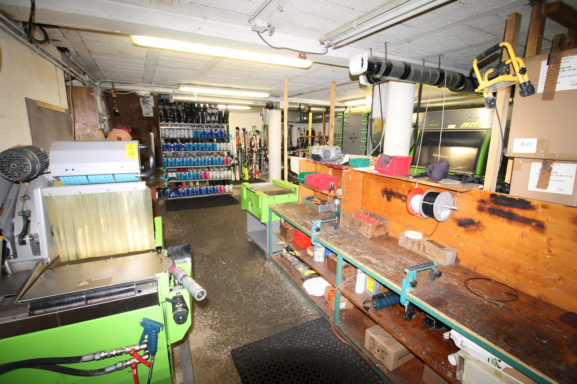 Ski maintenance and repair workshop in VALLOIRE