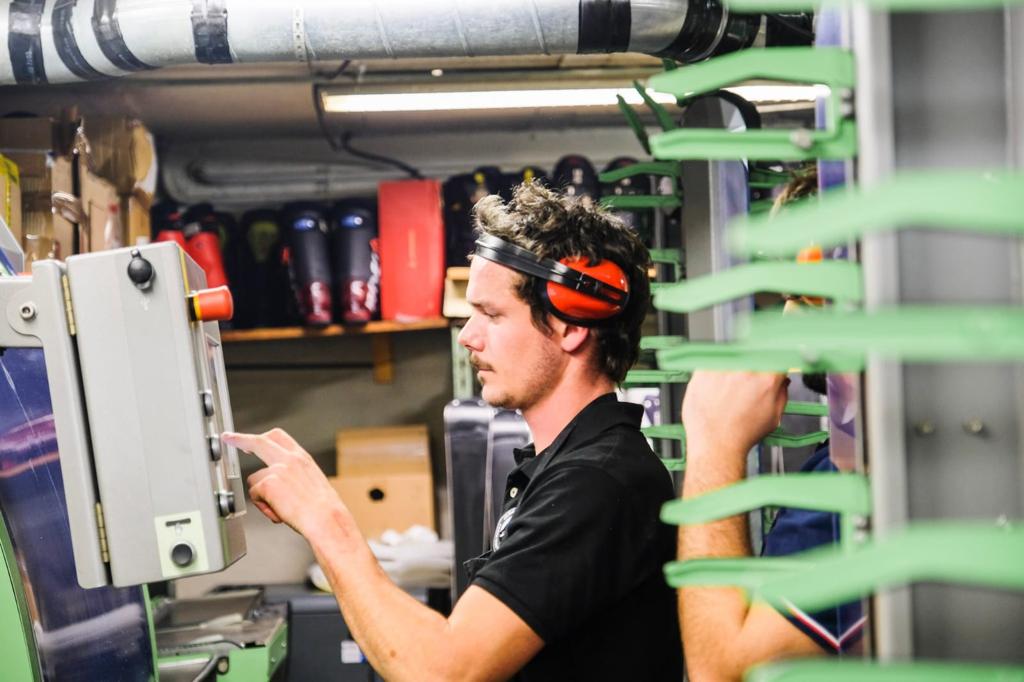 snowboard waxing in Valloire at Grange Sport