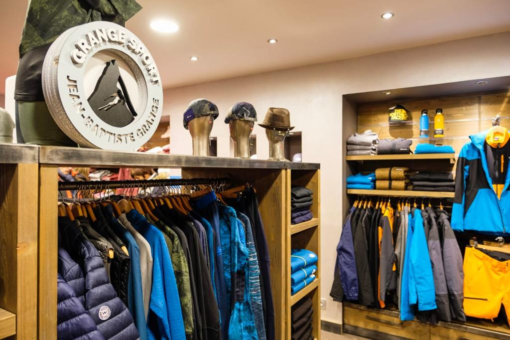 sale of ski jackets in Valloire at Grange Sport