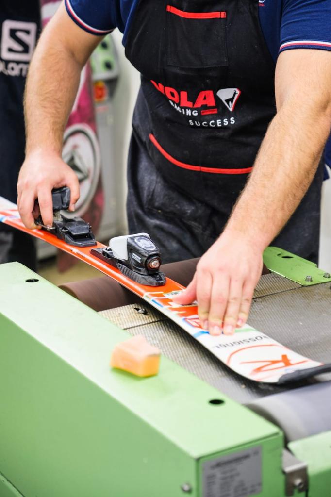 ski waxing in Valloire at Grange Sport