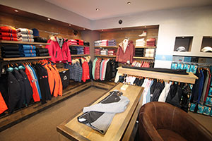 sale of ski clothing in Valloire