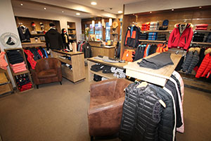 sale of ski clothing in Valloire